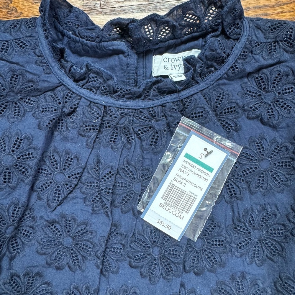 Crown & Ivy Navy Eyelet Lace Peplum Top Women’s Small NWT - Picture 3 of 5